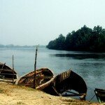 Ogonokom waterside- I see three boats, you see four