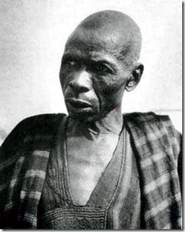 Areogun Ekiti wood carver_naijatreks